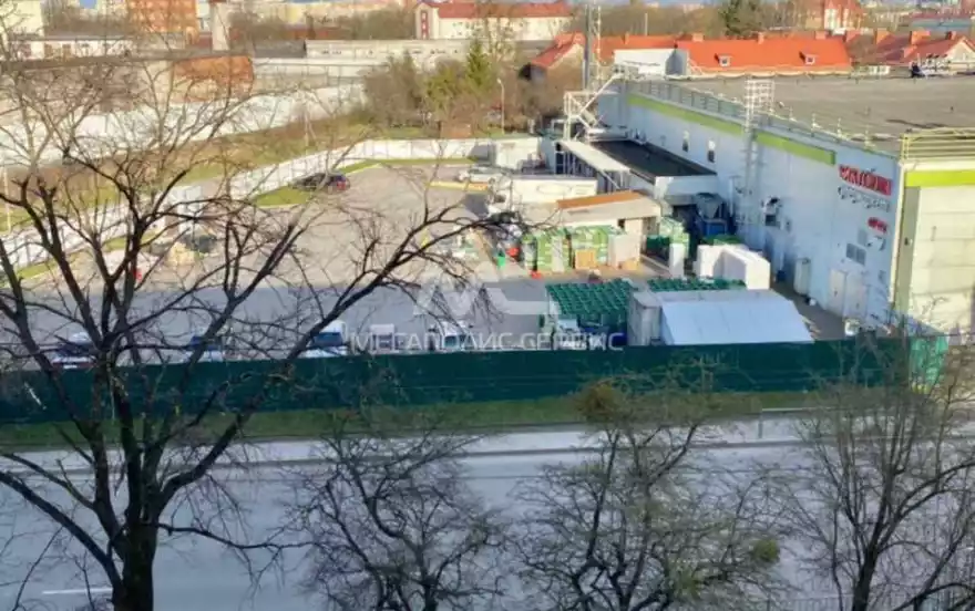 Красная улица, 129