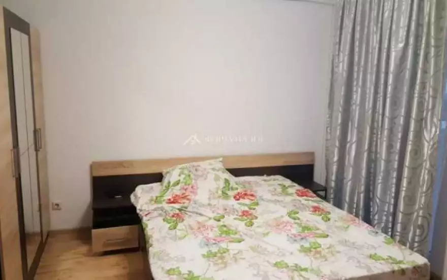 Ялтинская ул