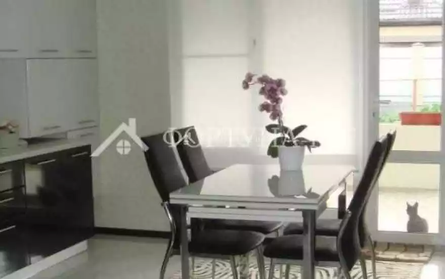 Изумрудная улица