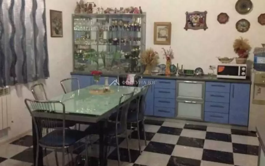 Молодёжная улица