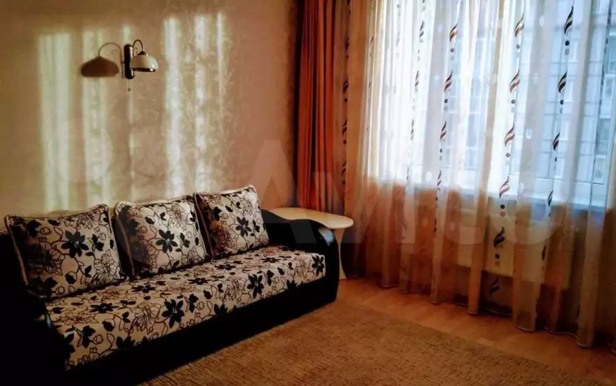 Яблоневая улица, 5