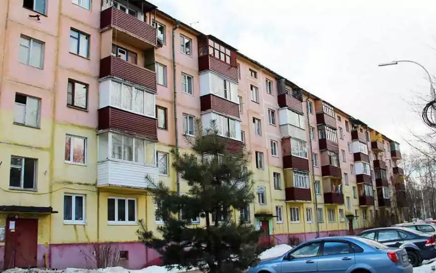 Космонавтов улица, 24