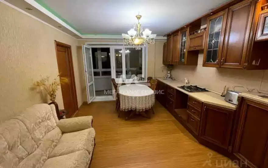 Октября пл, 5