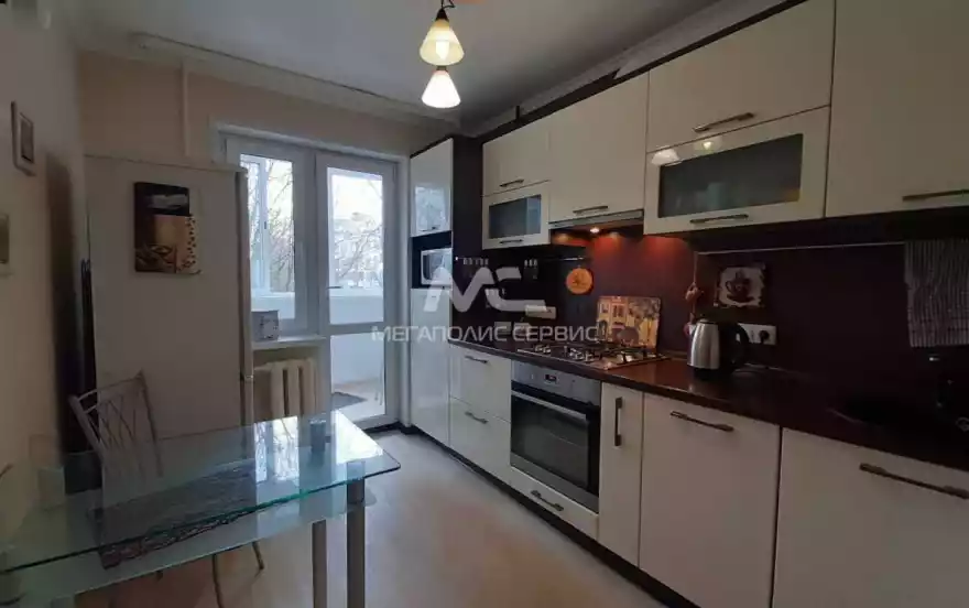 Западная улица, 9