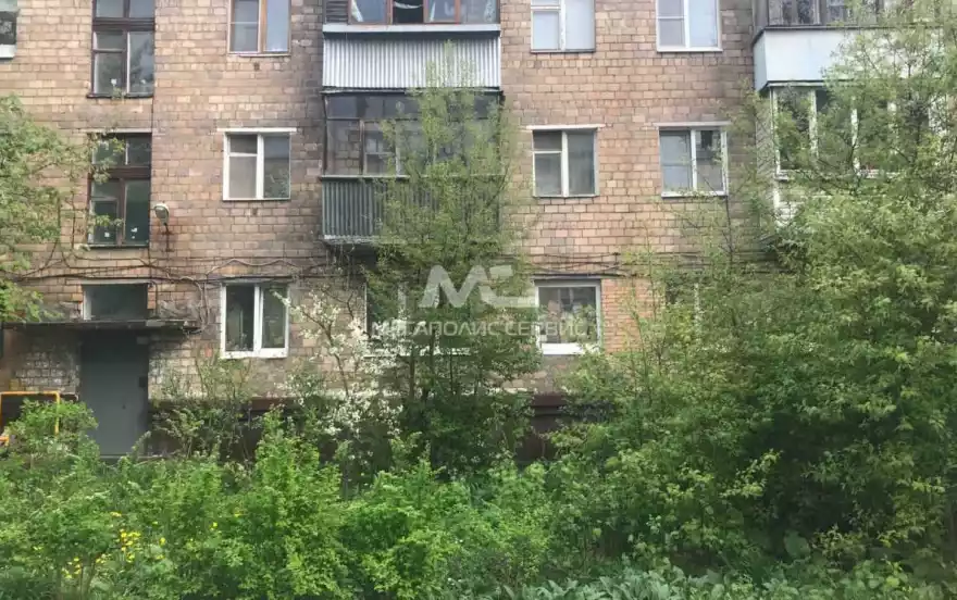 Школьная улица, 32