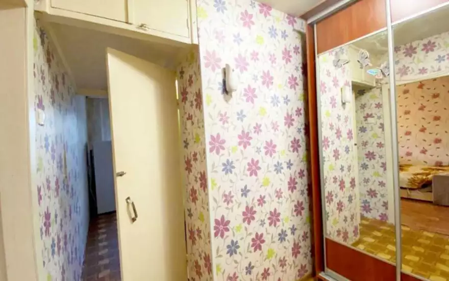 Латышская улица, 16