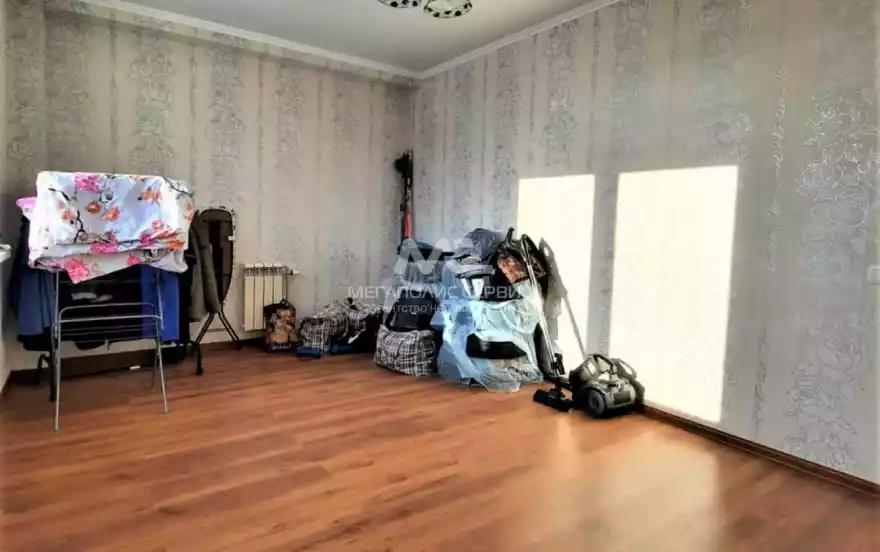 Строителей улица, 104