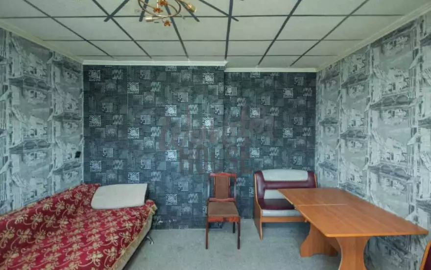 Республики улица, 243