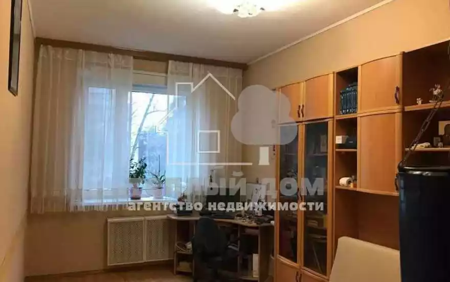 Комсомольская улица, 4