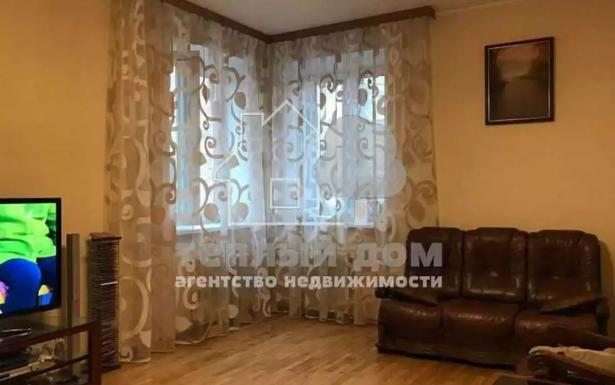 Комсомольская улица, 4