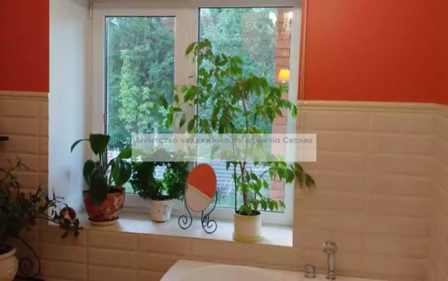 Славянская улица, 10