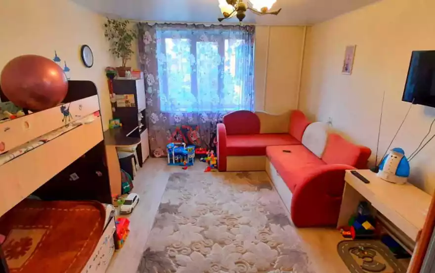 Челнокова улица, 82