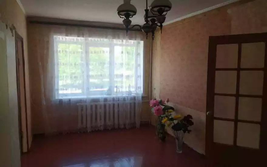 Мира улица, 8