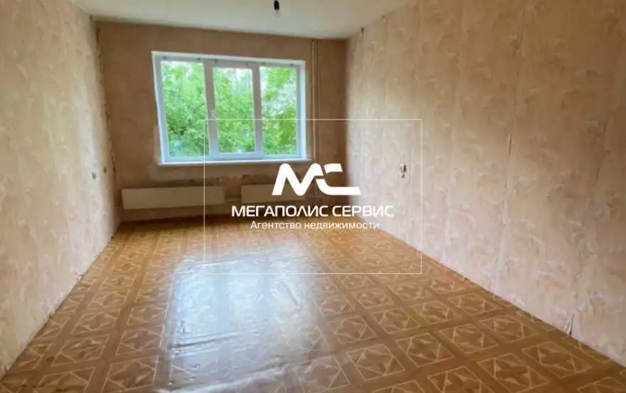 Революции улица, 24