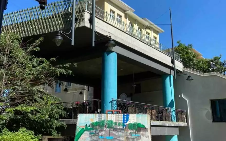 Авангардная улица, 2