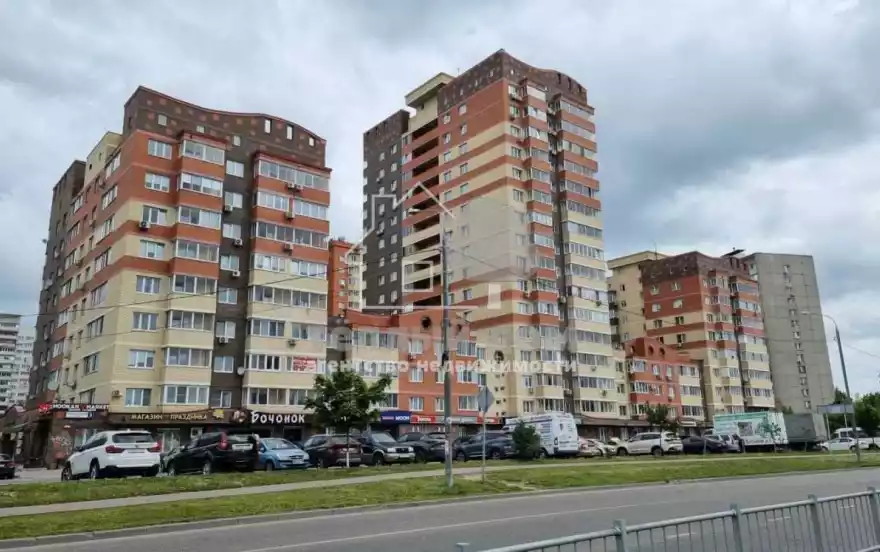 Октябрьский б-р, 5