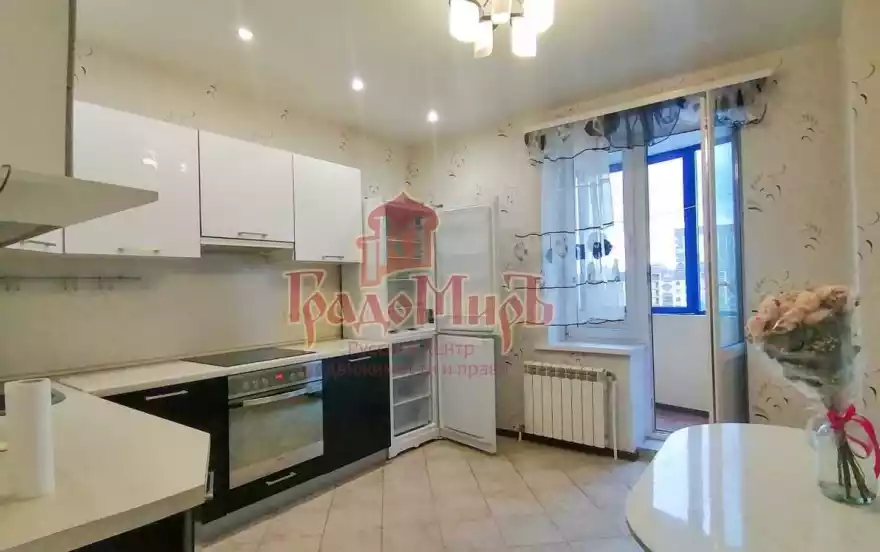 Школьная улица, 10