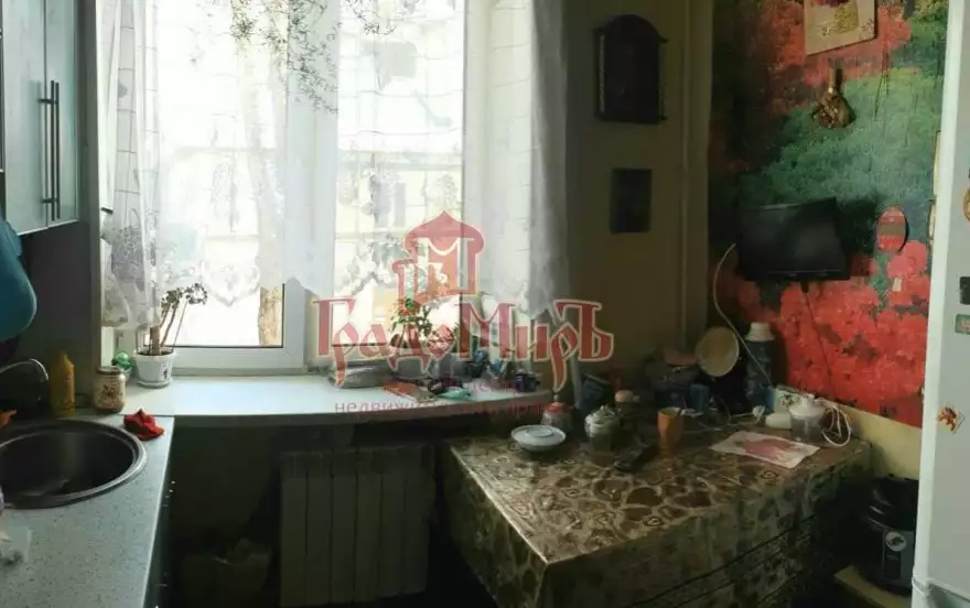 Маяковского улица, 2