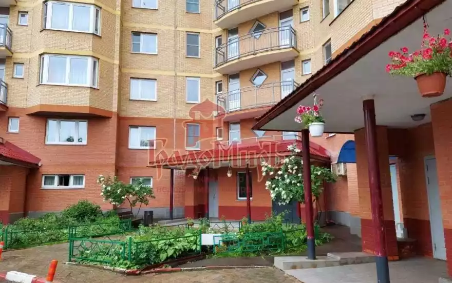 Школьная улица, 16