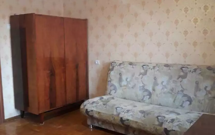Лесной пер, 6