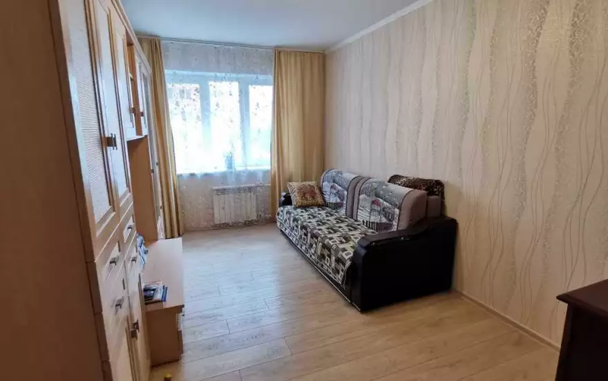 Главная улица, 4