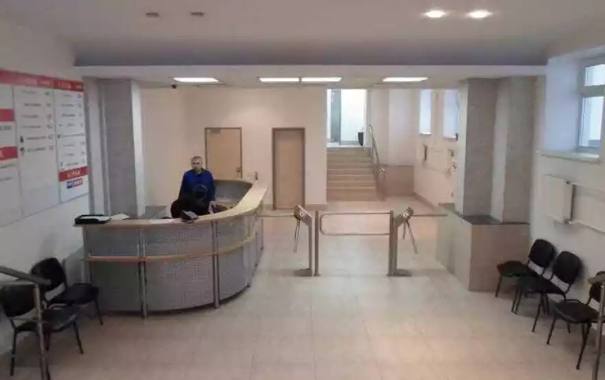 Правды улица, 8