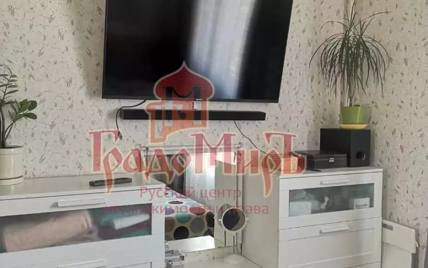 Назаровская улица, 1
