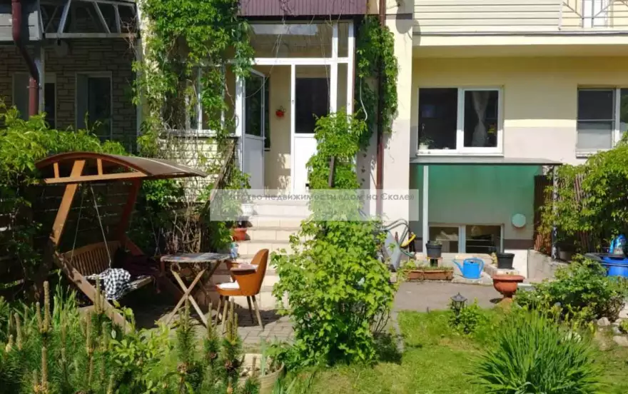 Славянская улица, 10