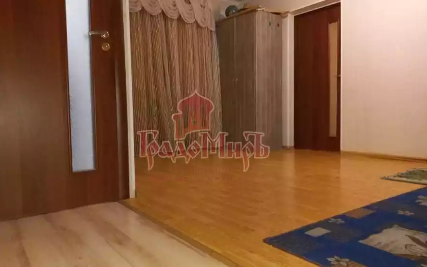 Солнечная улица, 1