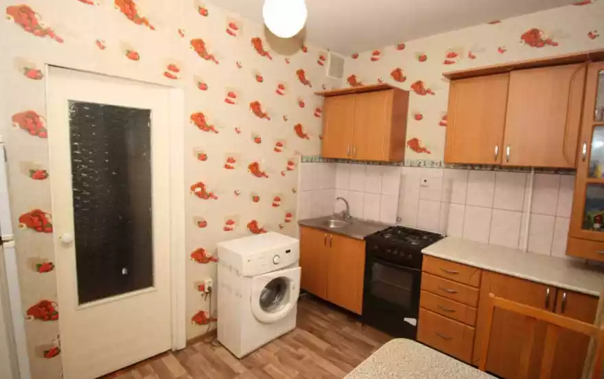 Шелковичная улица, 71/81