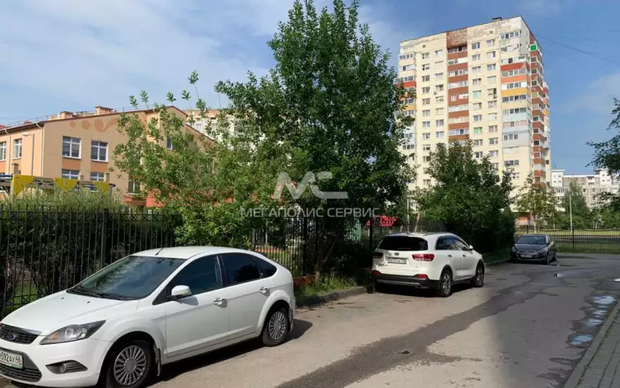 Генерала Челнокова улица, 38