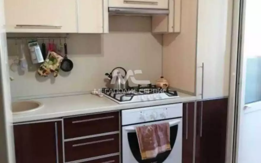 Строителей улица, 24