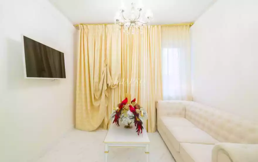 Среднерогатская улица, 11