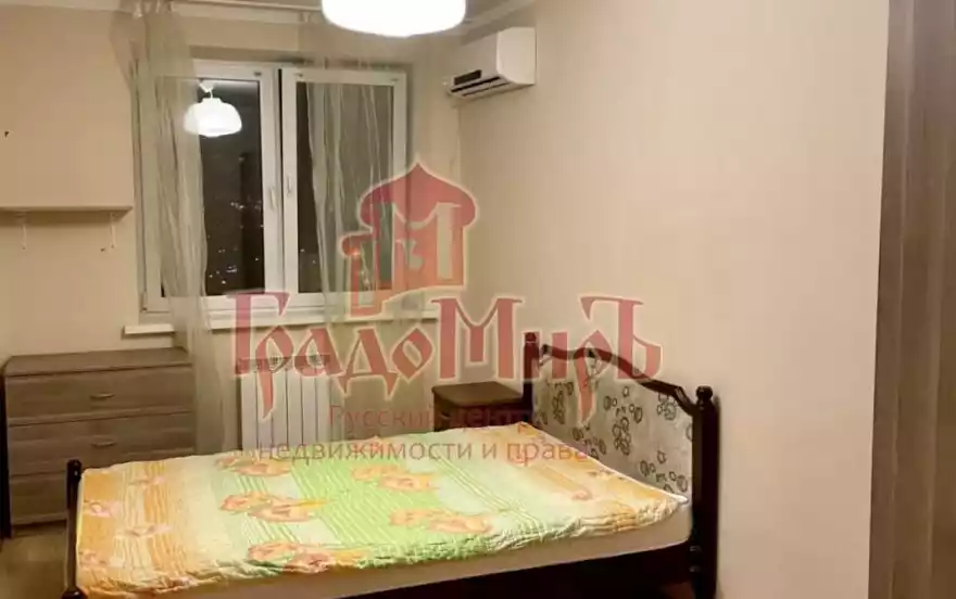 Бережок улица, 4