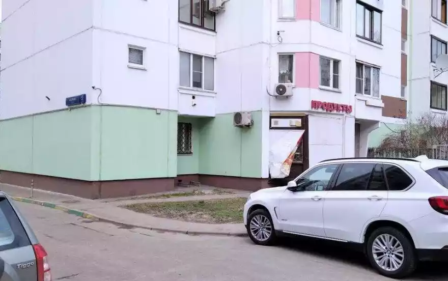 Кедрова улица, 5