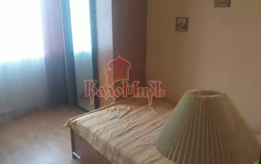 Институтская улица, 8