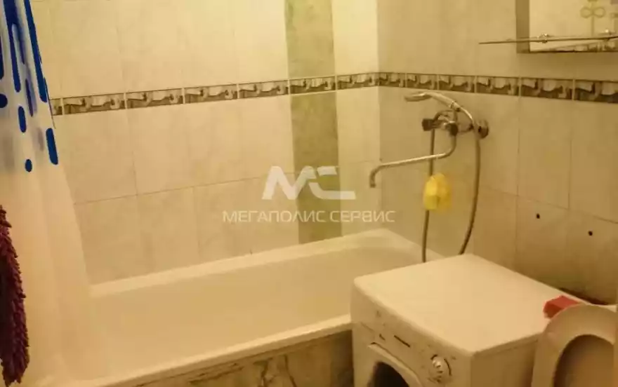 Западная улица, 17