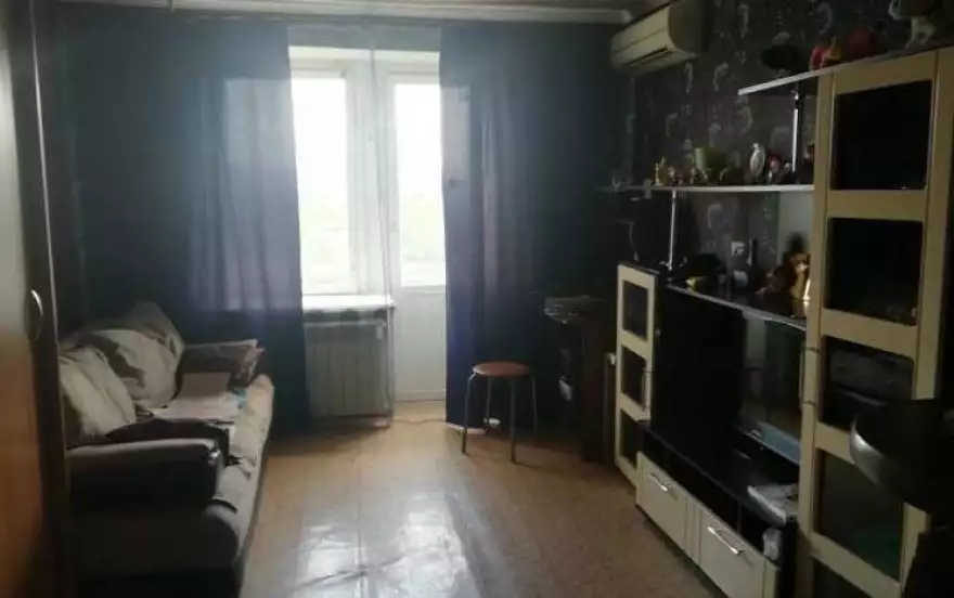 Революционная, 3