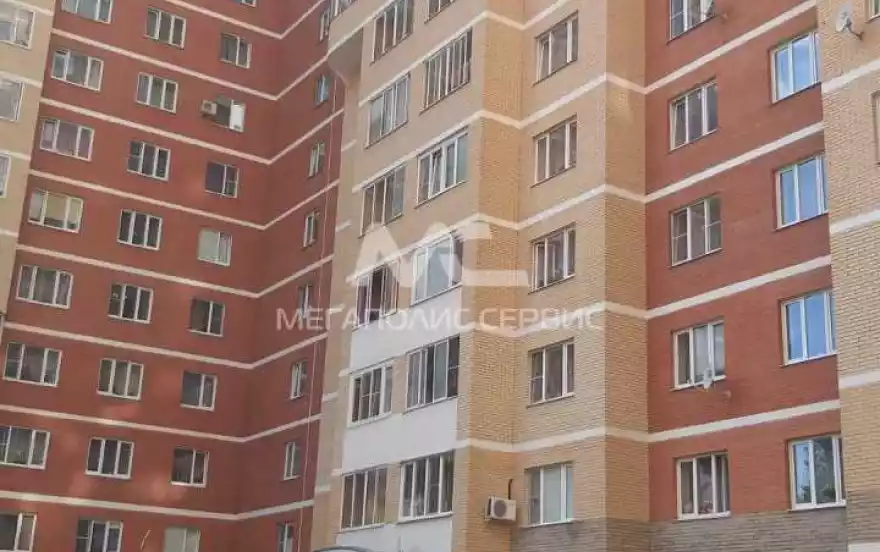 Гаражная улица, 1