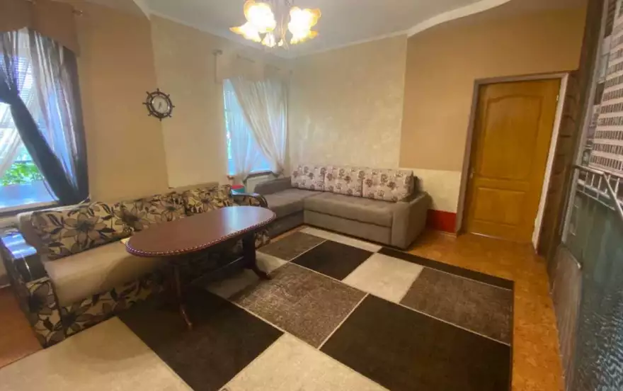 Генерала Попова улица, 7