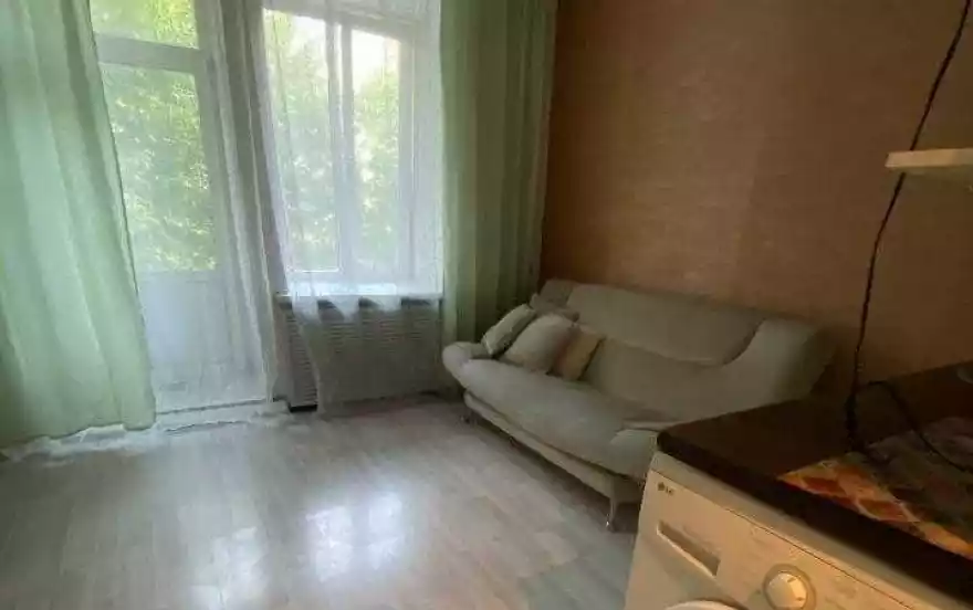 улица Парижской Коммуны, 10