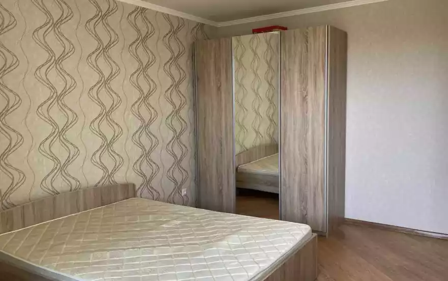 Шестая улица, 13