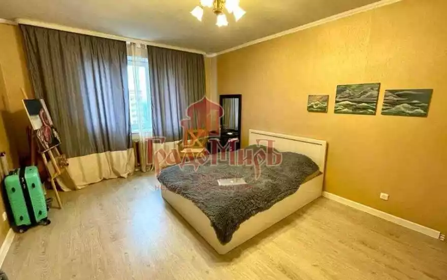 Красной Армии пр-кт, 240