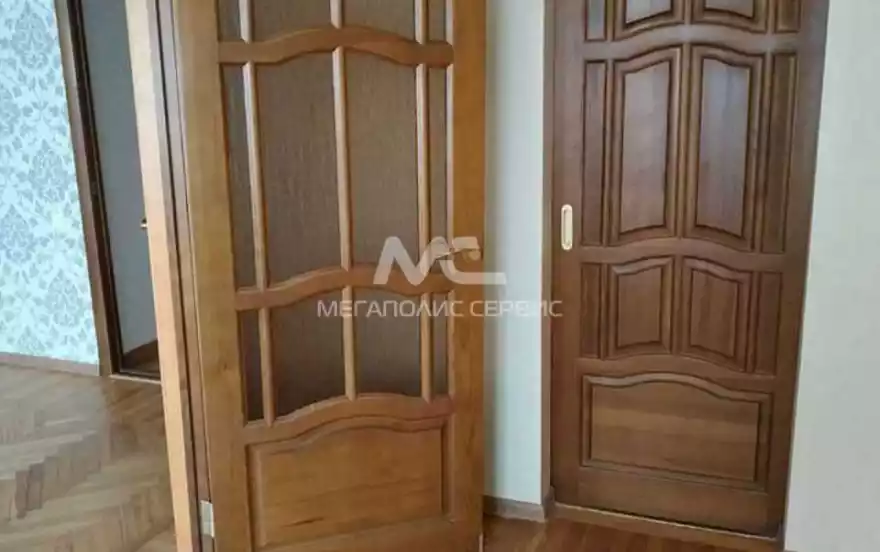 Мира улица, 143