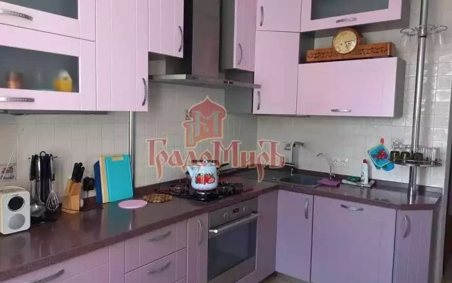 Красной Армии пр-кт, 182