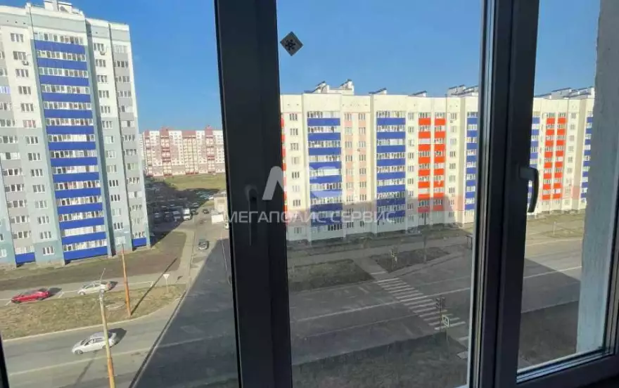Строителей улица, 77