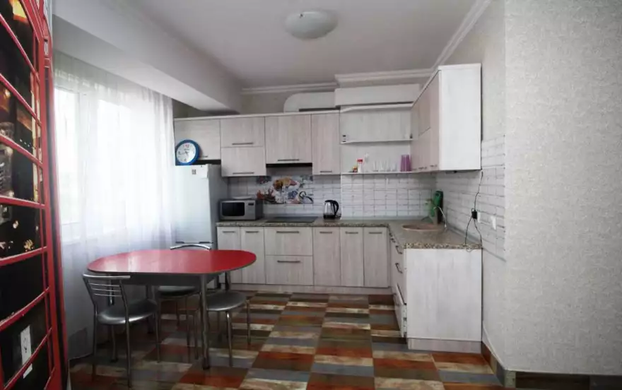 Караманова улица, 3