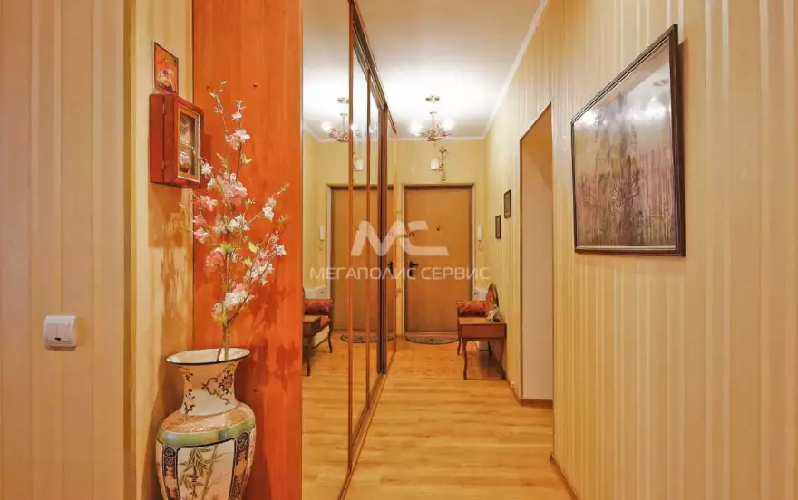 Тихая улица, 3