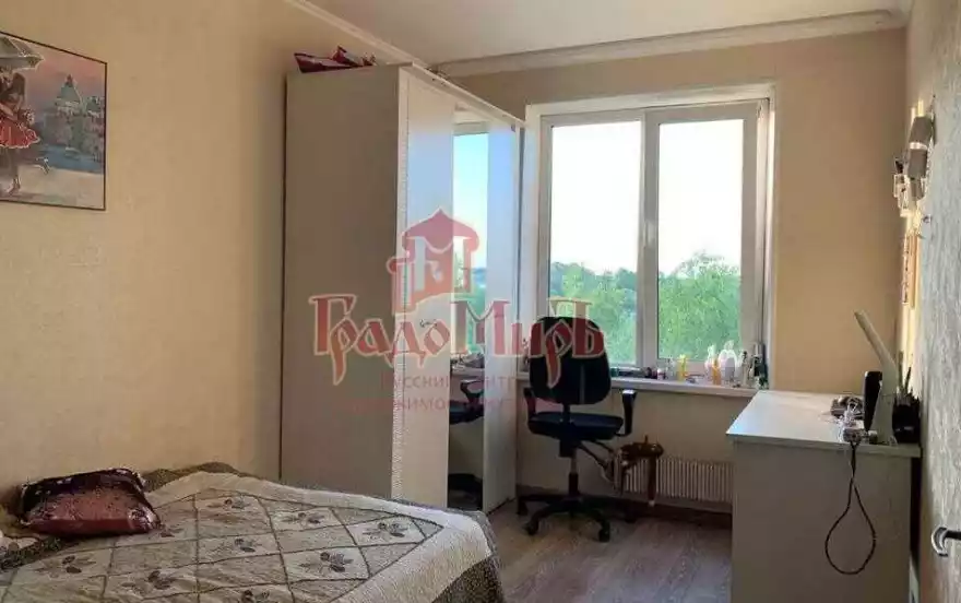 Космонавтов улица, 36