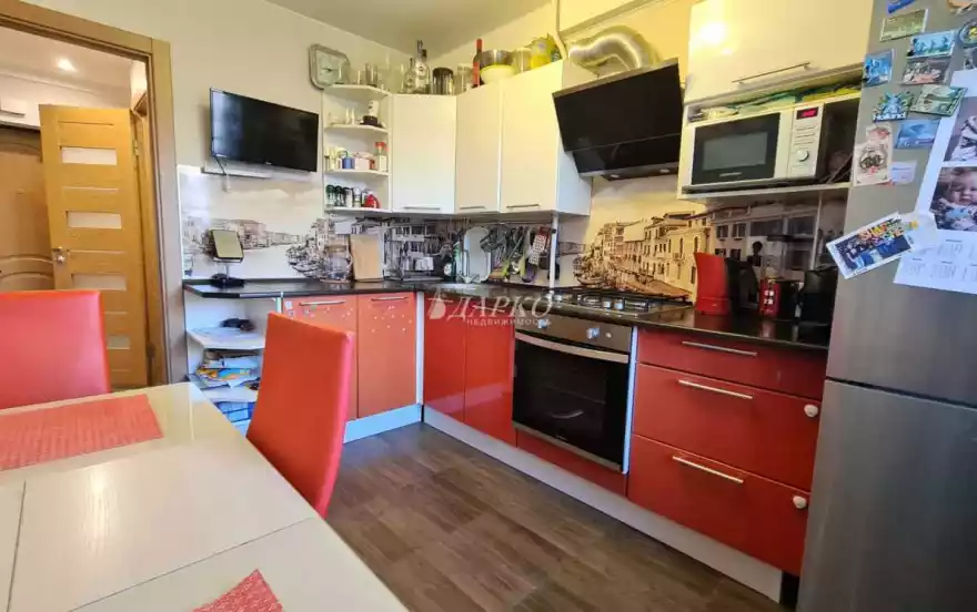 Софьи Ковалевской улица, 4